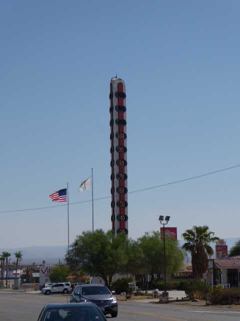 grösstes Thermometer der Welt in Baker, CA