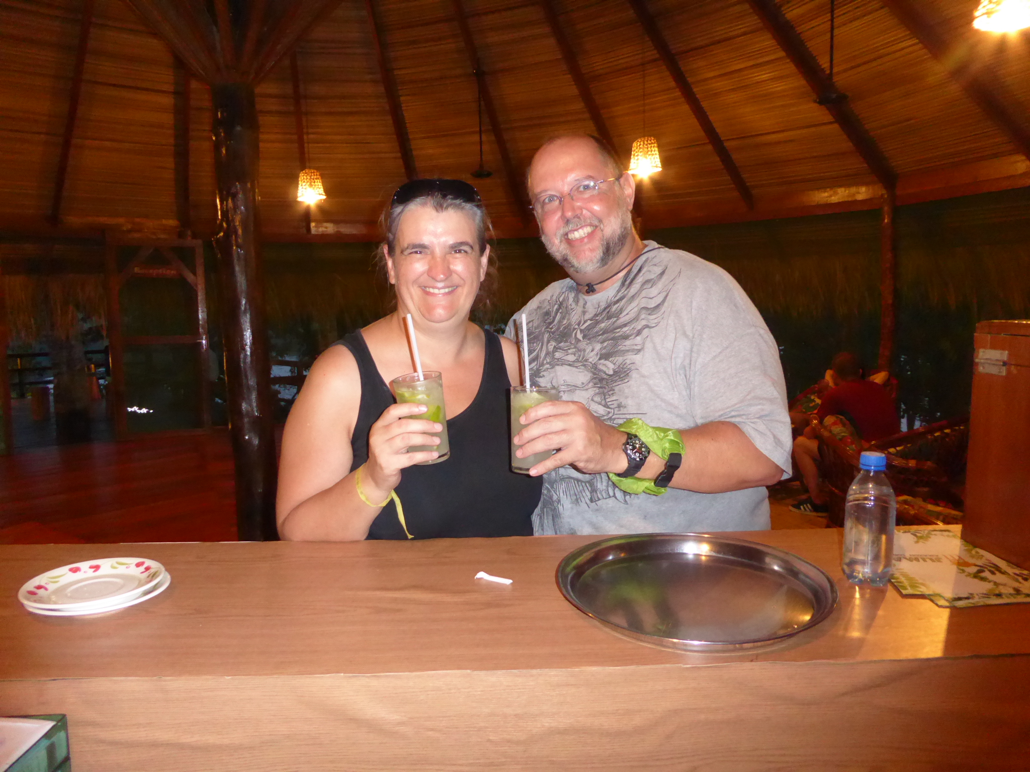 Wir geniessen unseren ersten und einzigen Caipirinha in der Juma Amazon Lodge - super lecker