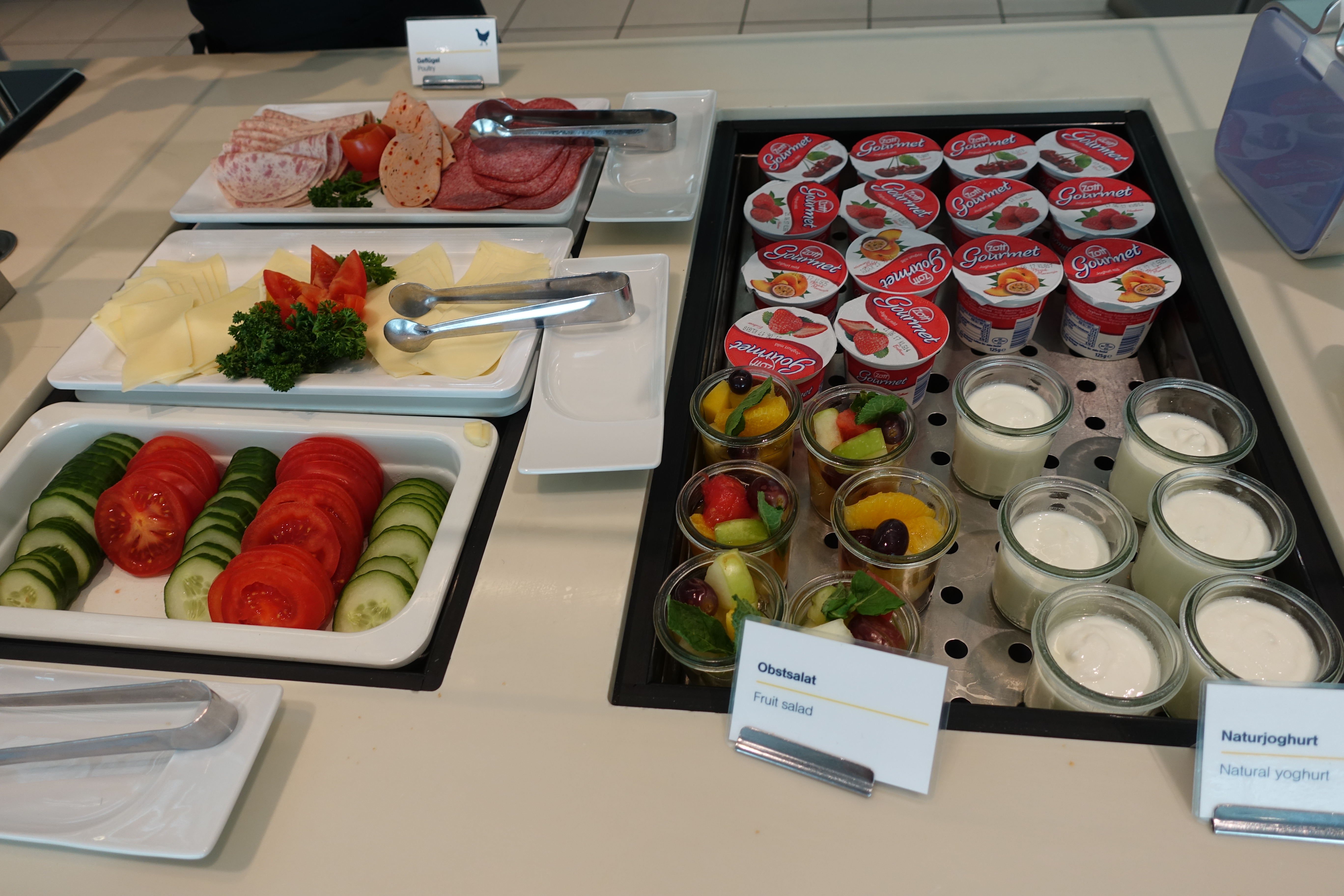 Ein Teil des Buffet in der Lufthansa Lounge in Frankfurt