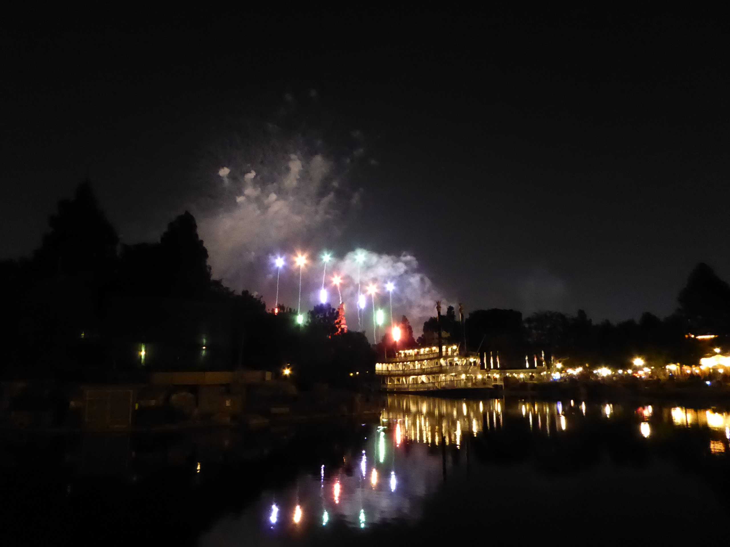 Allabendliches Feuerwerk