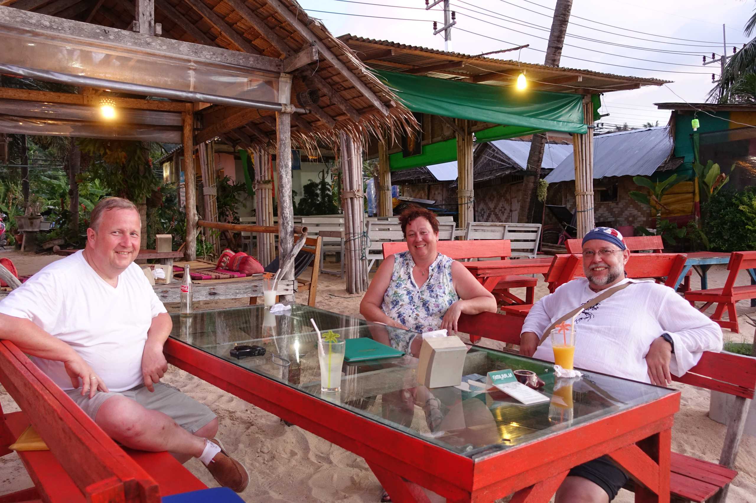 Thomas, Christa und Reiner beim Abendessen